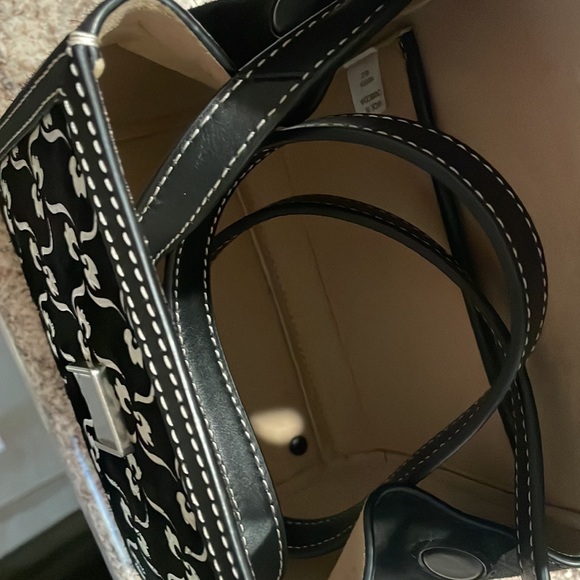 Bnwt Tory Burch purse - Picture 2 of 4